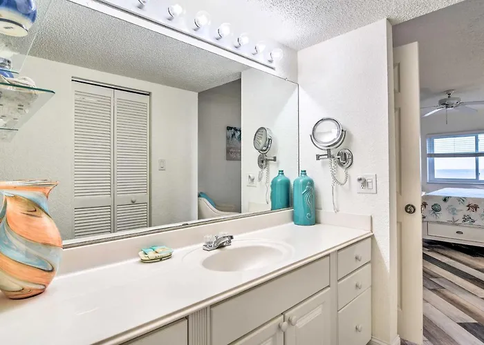 Pool Access & Views: Indian Shores Ferienhaus