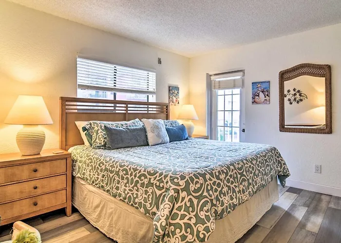 Pool Access & Views: Indian Shores * Clearwater Beach