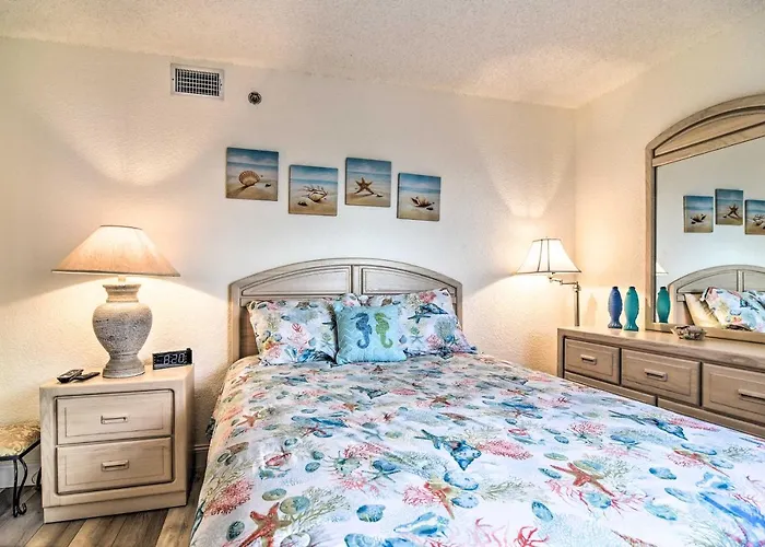 Pool Access & Views: Indian Shores Ferienhaus