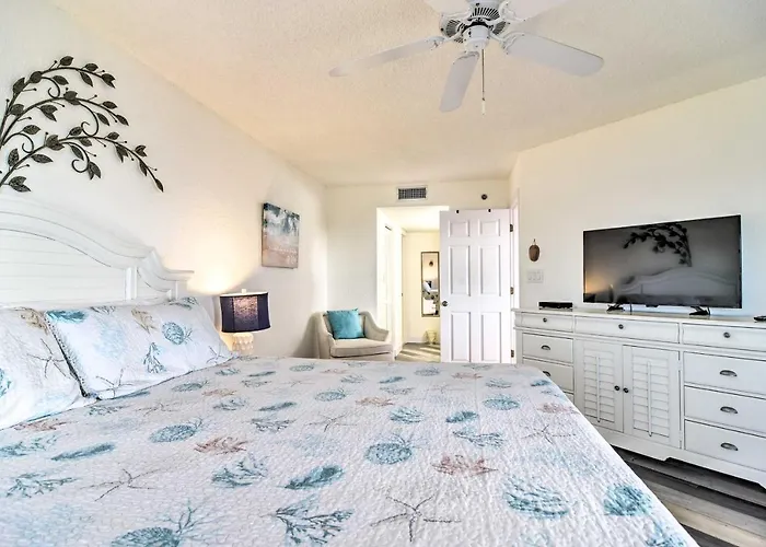 Pool Access & Views: Indian Shores Ferienhaus