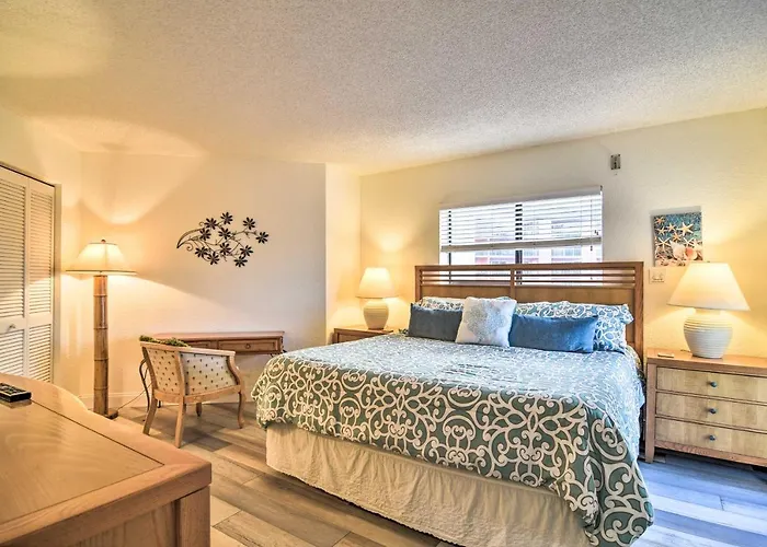 Pool Access & Views: Indian Shores Ferienhaus