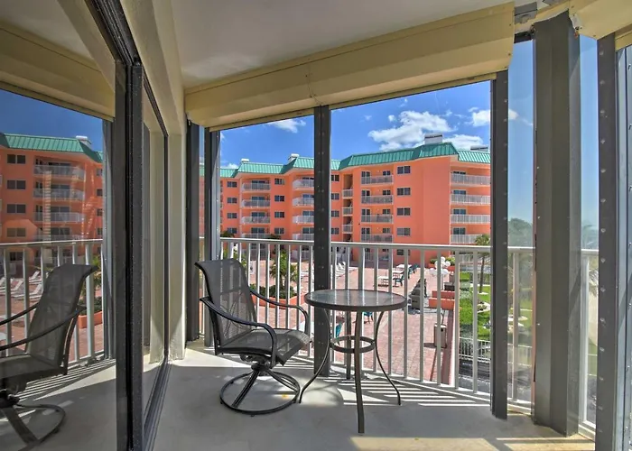 Pool Access & Views: Indian Shores Clearwater Beach